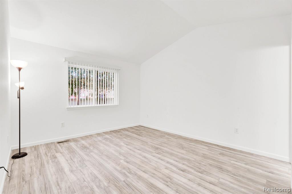 41057 Glenleven Court, Clinton Twp, MI 48038 — Photo 25