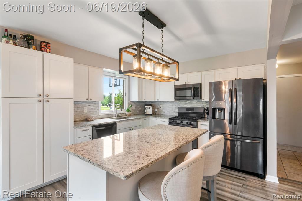 5277 Waterview Drive, West Bloomfield, MI 48323 — Photo 17