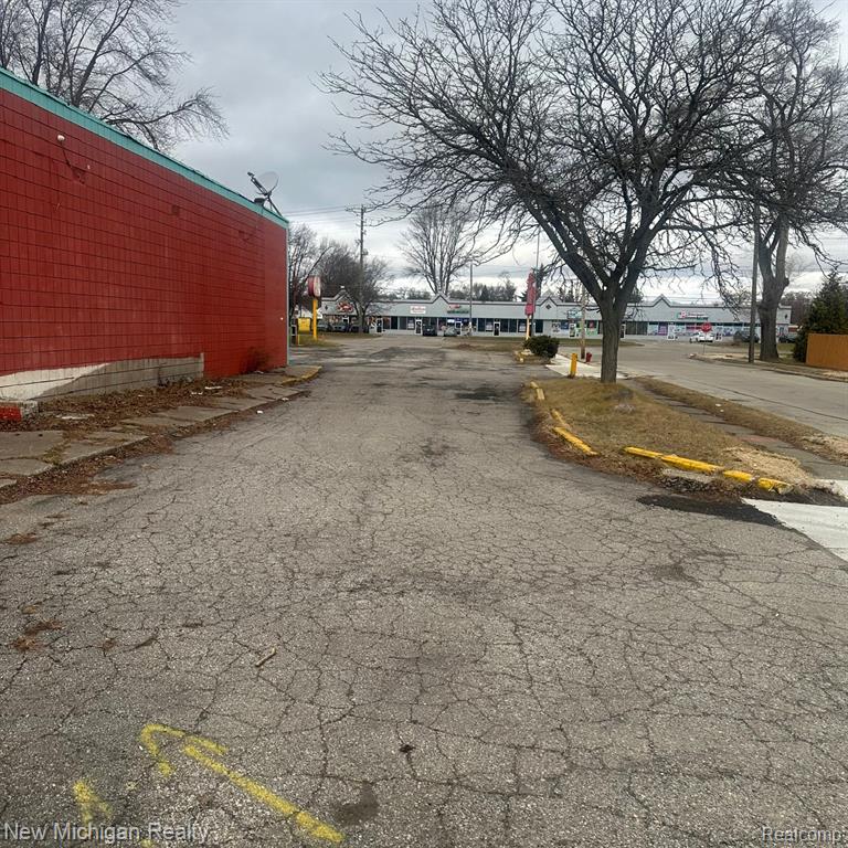 5102 9 Mile Rd, Warren, MI 48091 — Photo 5