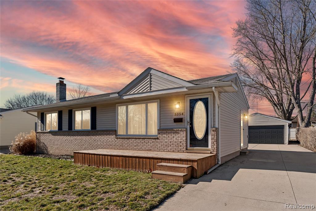 5354 Winshall Drive, Swartz Creek, MI 48473 — front exterior