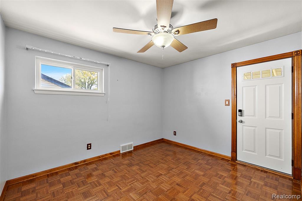 637 S Edgeworth Avenue, Royal Oak, MI 48067 — Photo 25