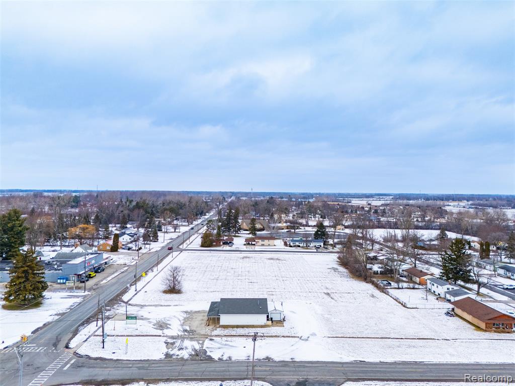 4500 N Michigan Avenue, Saginaw, MI 48604 — Photo 2