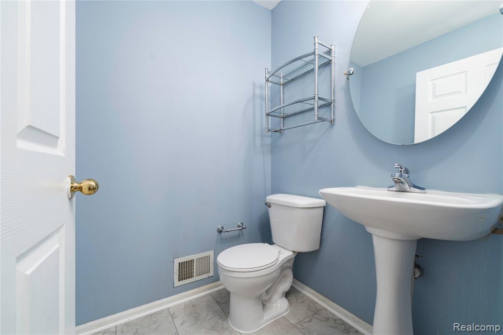 550 Concord Drive, 75, Canton, MI 48188 — Photo 12