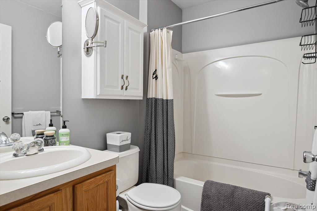 7160 Warwick Drive, Ypsilanti, MI 48197 — Photo 42