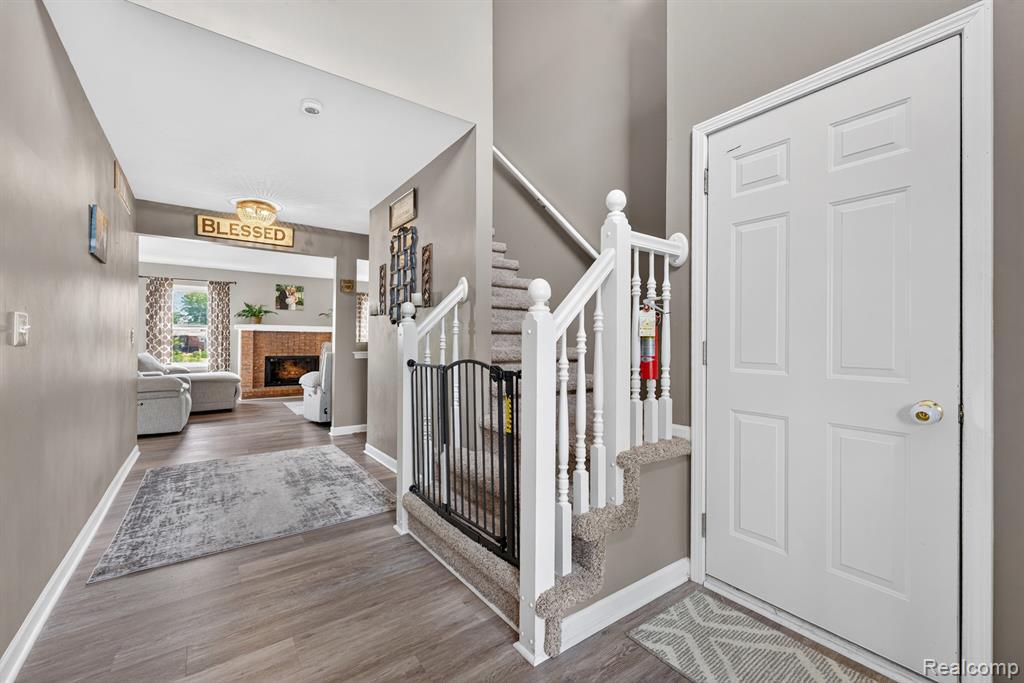27681 MILL CREEK Drive, Brownstown, MI 48183 — Photo 4
