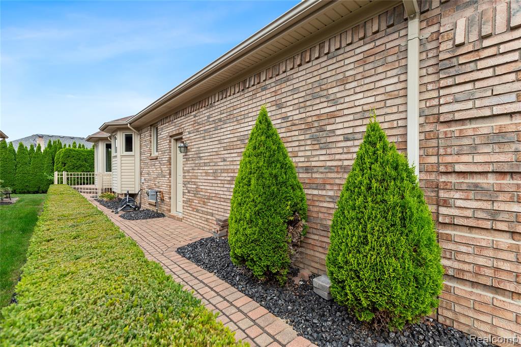 49279 Dunhill Drive, Macomb, MI 48044 — Photo 47