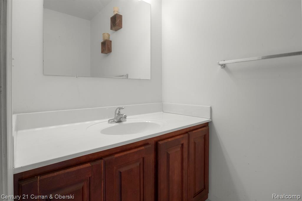16201 TERRACE VILLAGE Drive, Taylor, MI 48180 — Photo 17