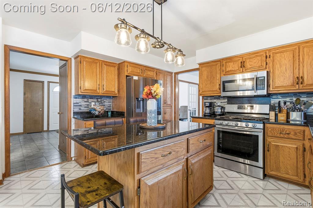53428 Gregory Drive, Macomb, MI 48042 — Photo 6