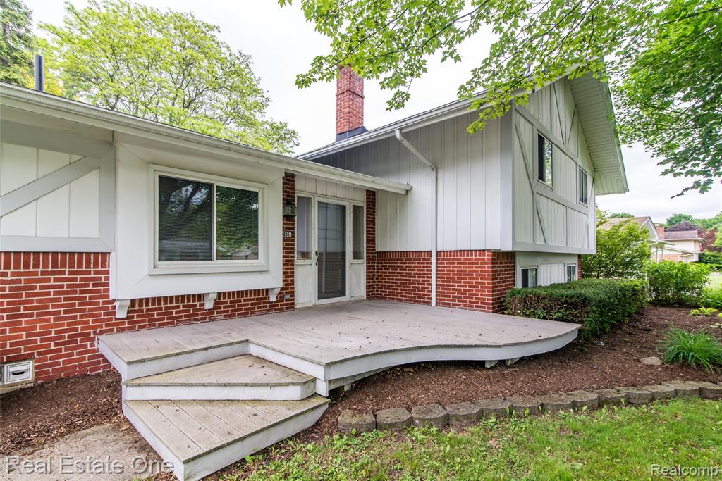 6845 Tamerlane Drive, West Bloomfield, MI — Photo 2