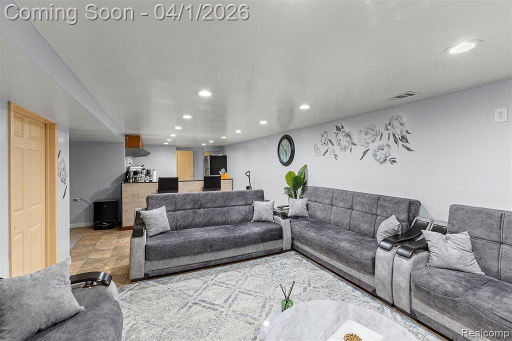 7351 N Gulley Road, Dearborn Heights, MI 48127 — Photo 33