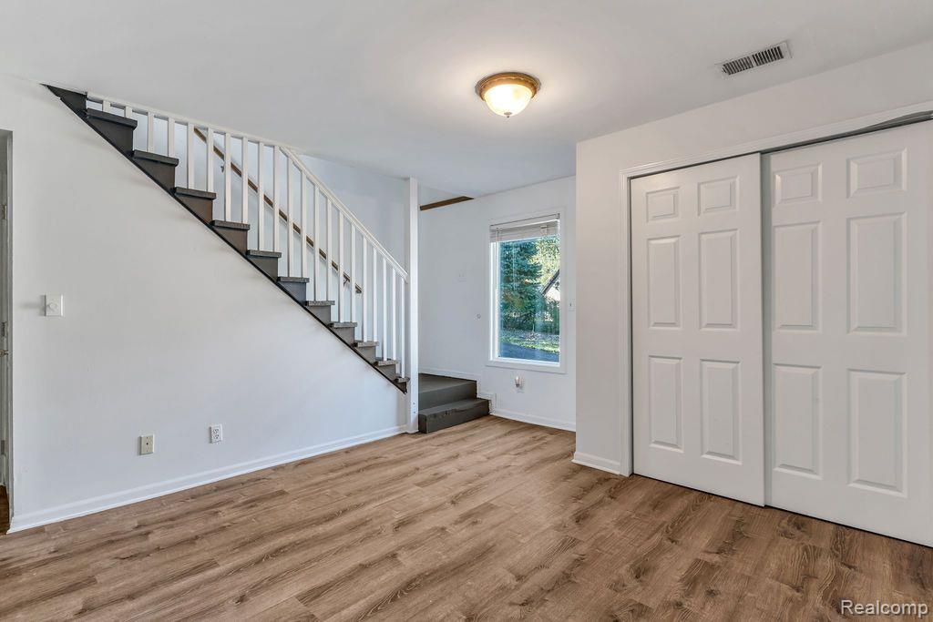 308 LEGRANDE Street, Holly, MI 48442 — Photo 18