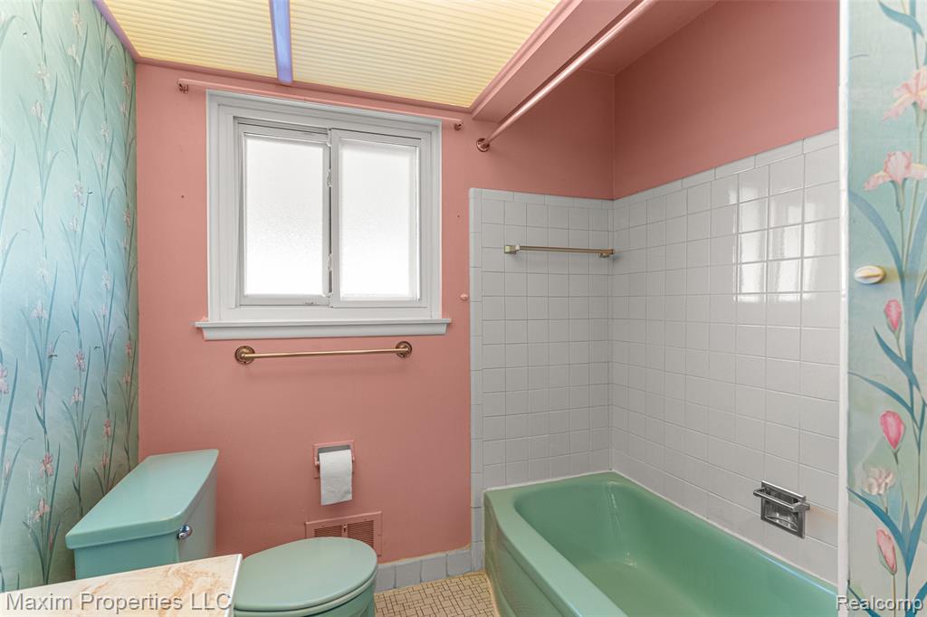6545 N Charlesworth Street, Dearborn Heights, MI 48127 — Photo 11
