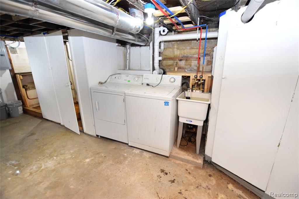 4047 Mitchell Drive, Flint, MI 48506 — Photo 20