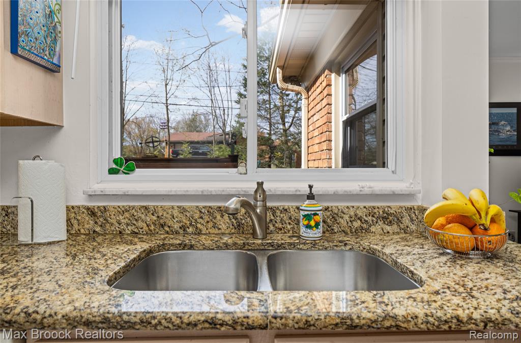 4550 Patrick Road, West Bloomfield, MI — Photo 10