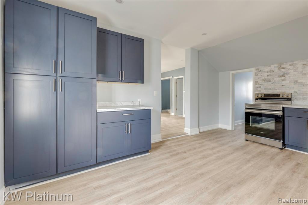 2819 Ravenswood Road, Port Huron, MI 48060 — Photo 10