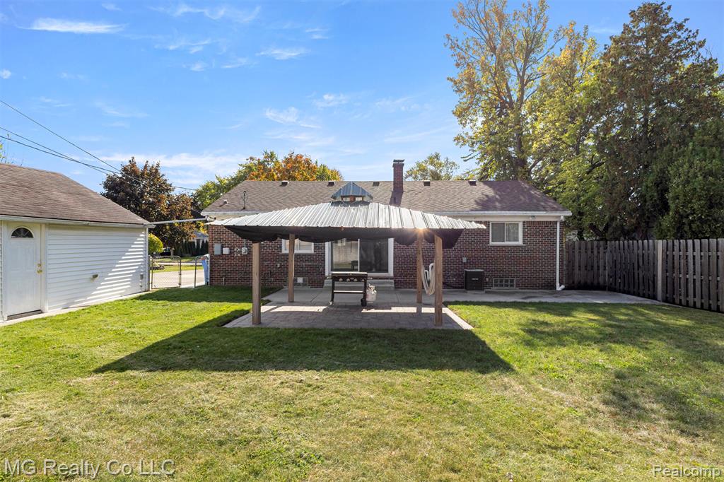 8671 Whitefield Street, Dearborn Heights, MI 48127 — Photo 25