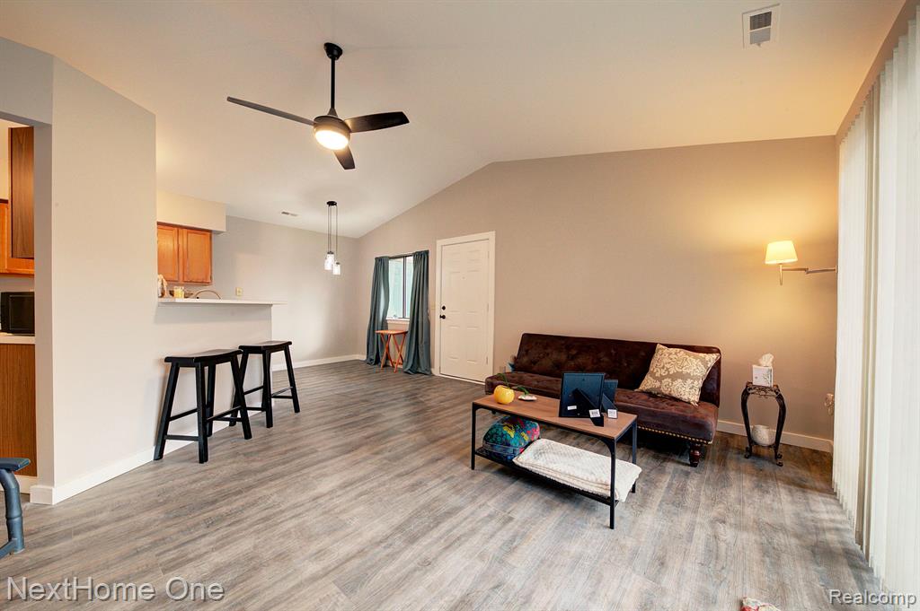 400 SPRING BROOKE Drive, Brighton, MI 48116 — Photo 10