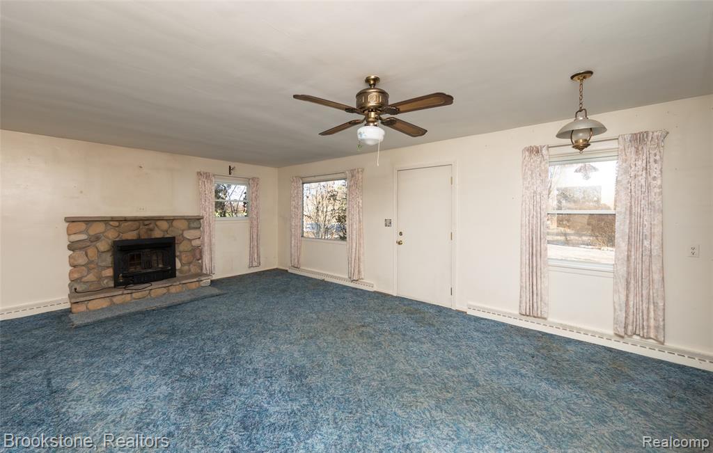 656 S CASS LAKE Road, Waterford, MI 48328 — Photo 15