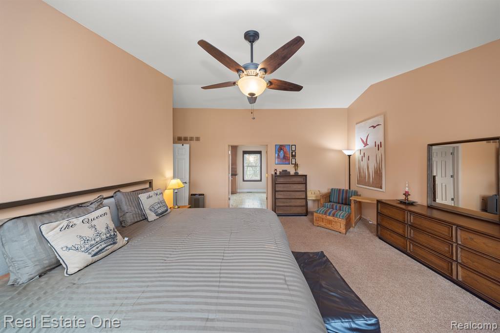 45831 SHEFFIELD Drive, Novi, MI — Photo 22