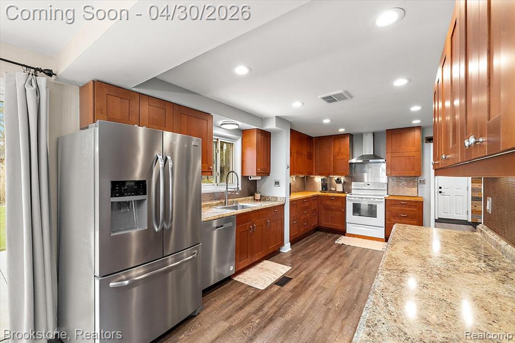 1759 Ashstan Drive, Walled Lake, MI 48390 — Photo 12