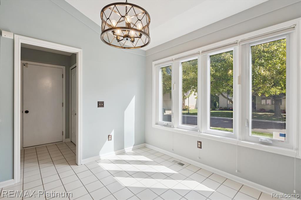 8230 Sawgrass Trail, Grand Blanc, MI 48439 — Photo 9