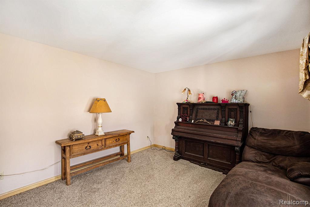 6126 N BELSAY Road, Flint, MI 48506 — Photo 8