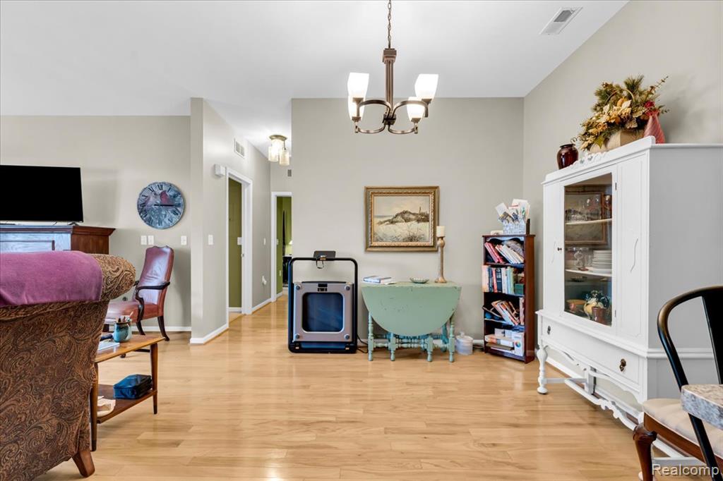 610 Belmonte Drive, Waterford, MI 48328 — Photo 14