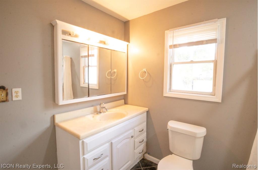 743 Hollister Street, Pontiac, MI 48340 — Photo 15