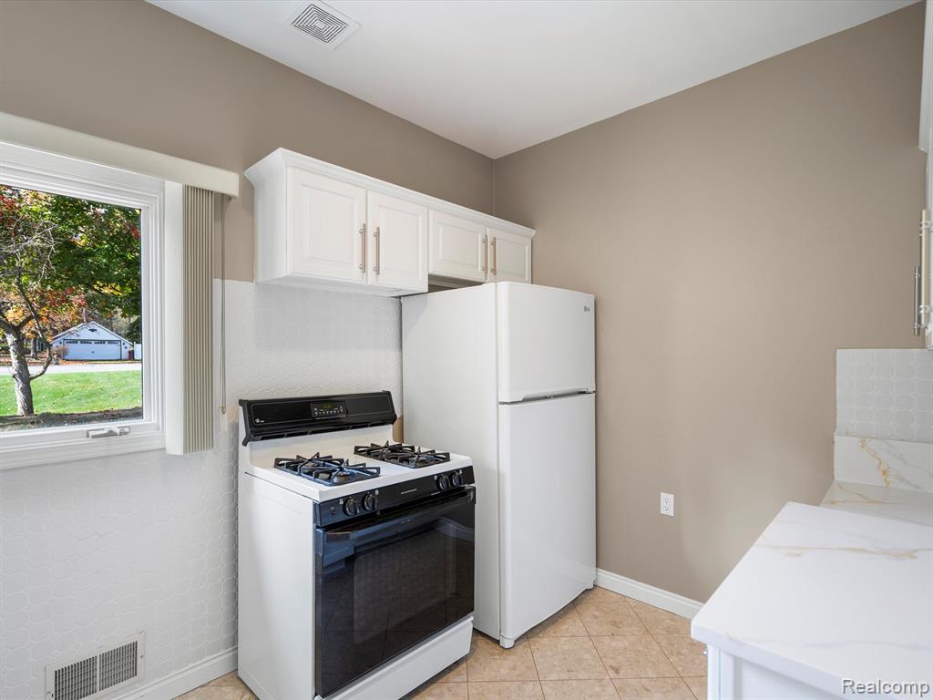 5914 LAKEVIEW Drive, Washington, MI — Photo 32