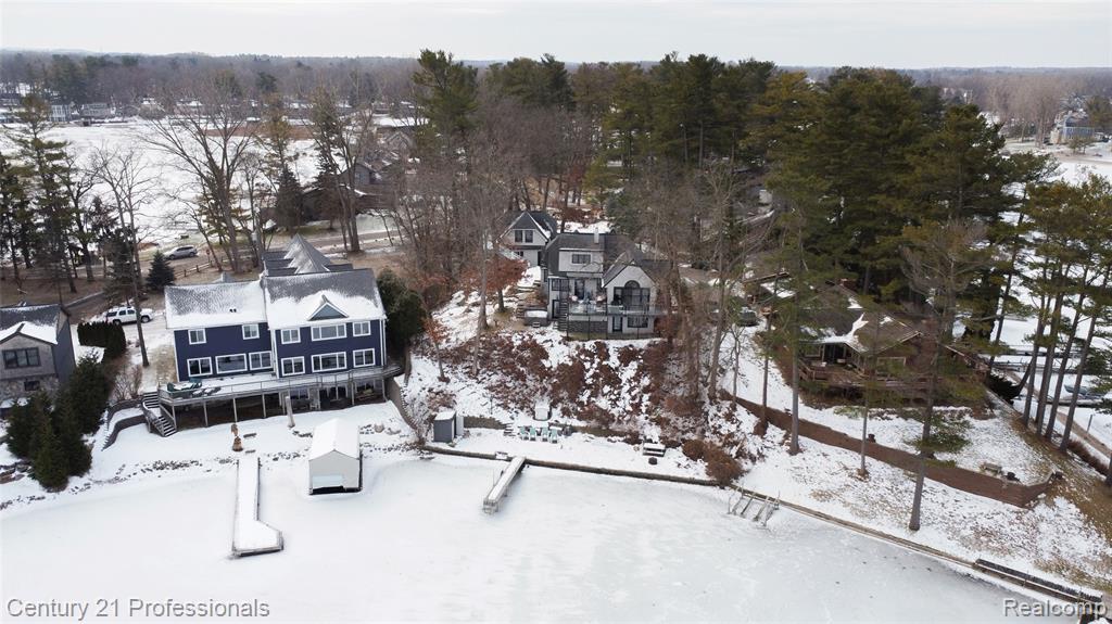 910 W Pine Tree Road W, Lake Orion, MI 48362 — Photo 32