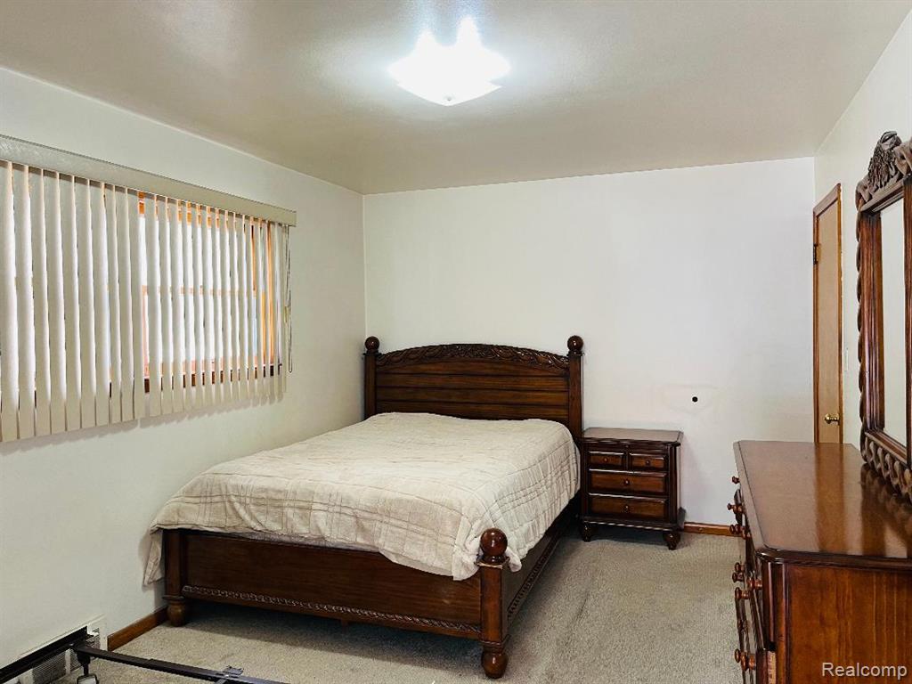 7653 Pinehurst Street, Dearborn, MI 48126 — Photo 13