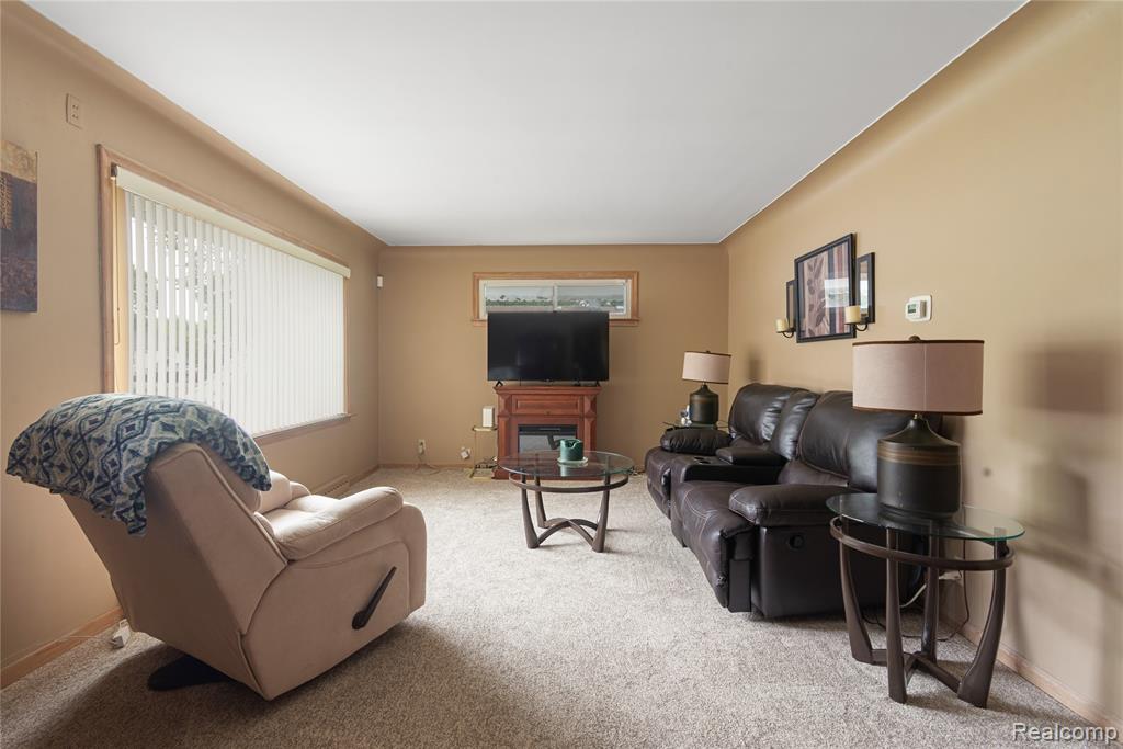 190 Rustic Circle, White Lake, MI — Photo 9