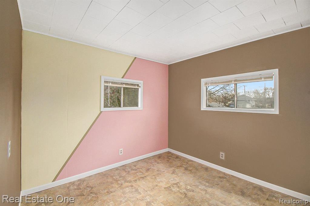 54 DIVISION Street, Oxford, MI 48371 — Photo 21