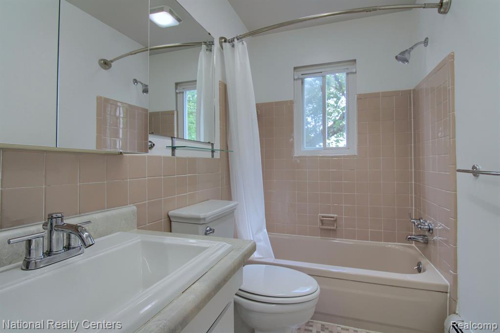 3421 HILLSIDE Drive, 23, Royal Oak, MI 48073 — Photo 18