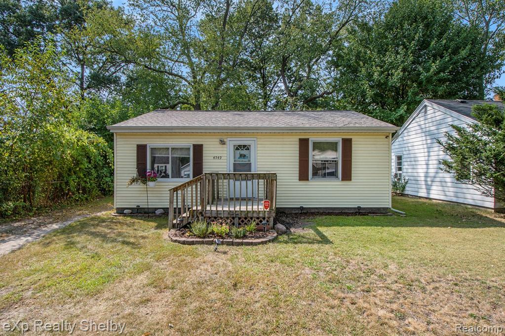 4549 Madison Avenue SE, Grand Rapids, MI 49548 — front exterior