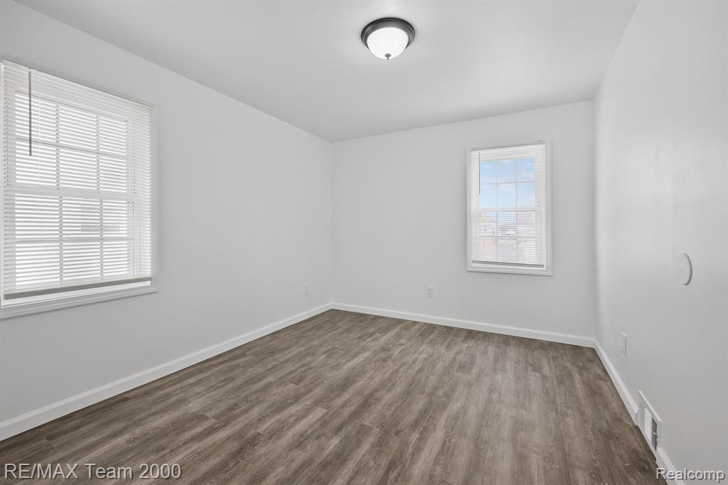 6446 CALHOUN Street, Dearborn, MI 48126 — Photo 16