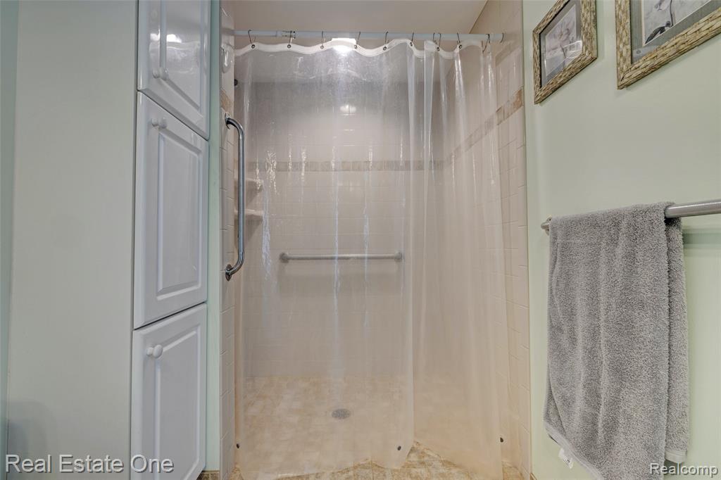 9150 Rattalee Lake Road, Clarkston, MI 48348 — Photo 14