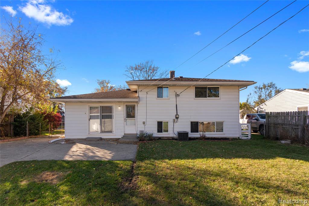 43606 Gainsley Drive, Sterling Heights, MI 48313 — Photo 24
