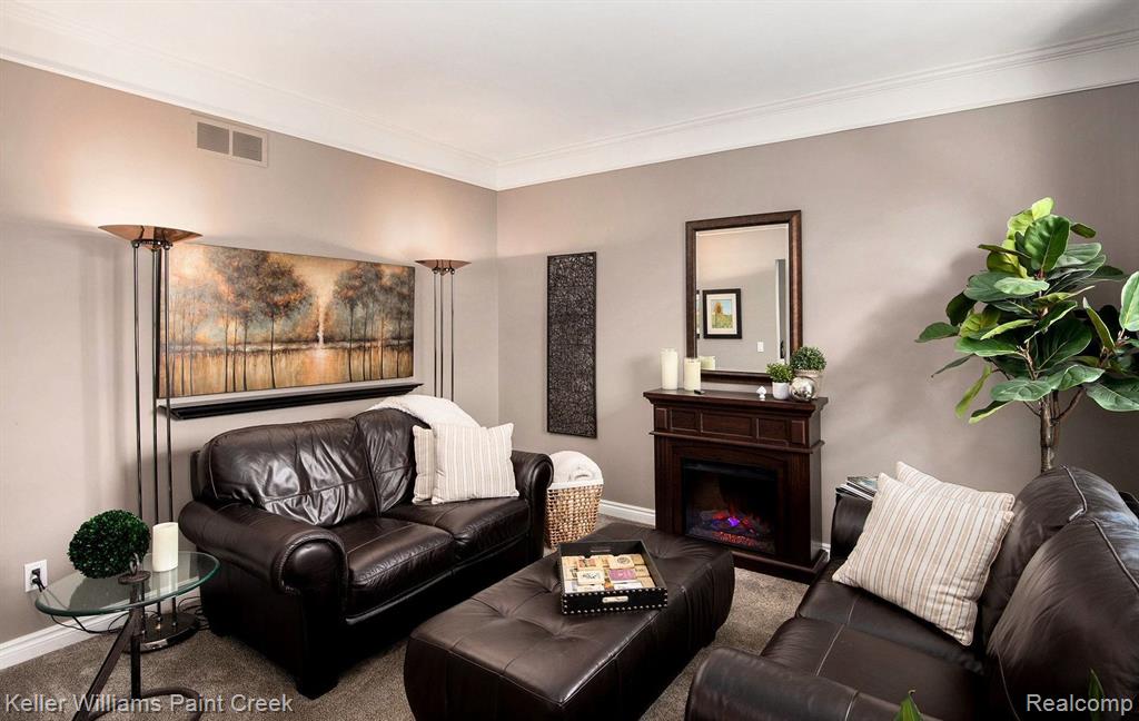 4172 WINCREST Lane, Rochester, MI 48306 — Photo 2