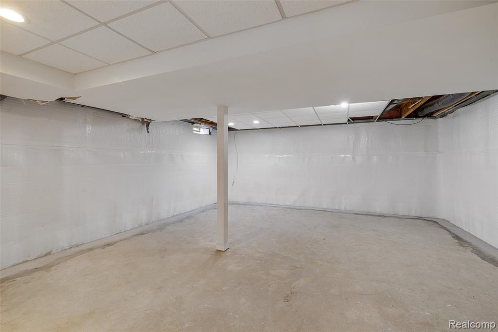 52400 Huntley Avenue, New Baltimore, MI 48047 — Photo 39