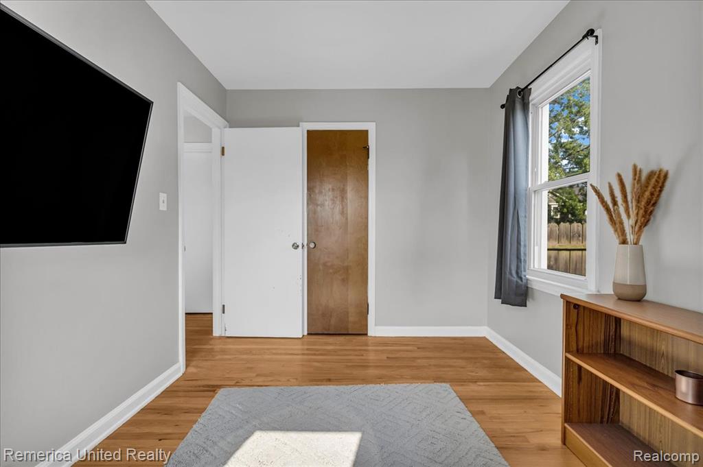 4240 Mandalay Avenue, Royal Oak, MI 48073 — Photo 16