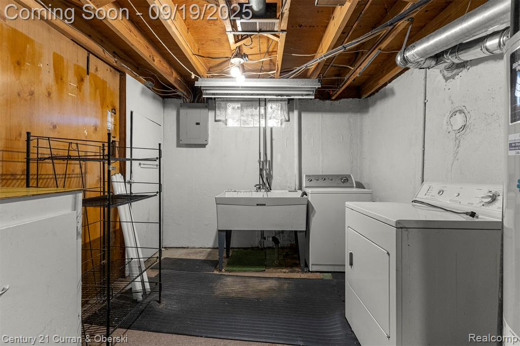 9001 Leverne, Redford, MI 48239 — Photo 34