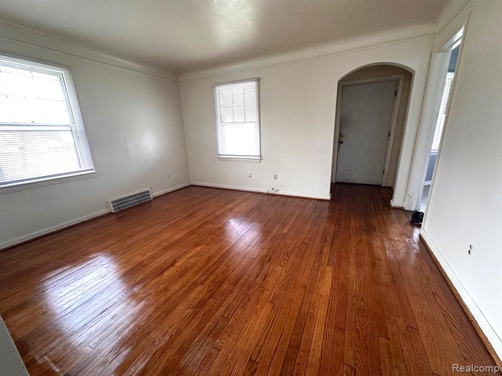 9577 WOODMONT Avenue, Detroit, MI 48227 — Photo 3
