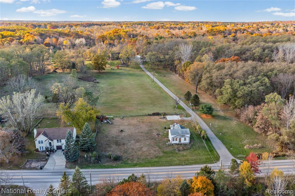 8292 Pettysville Road, Pinckney, MI 48169 — Photo 5