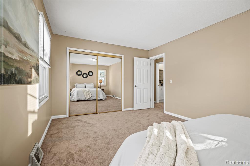13339 Lake Point Boulevard, Belleville, MI 48111 — Photo 15