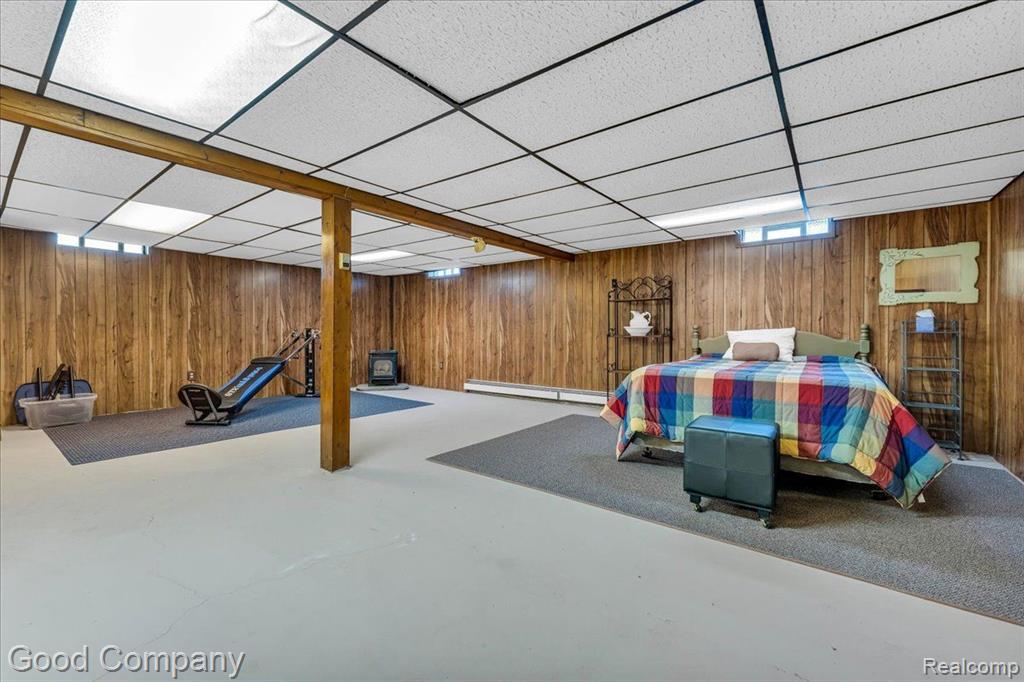 745 HOGARTH Avenue, Waterford, MI 48328 — Photo 23