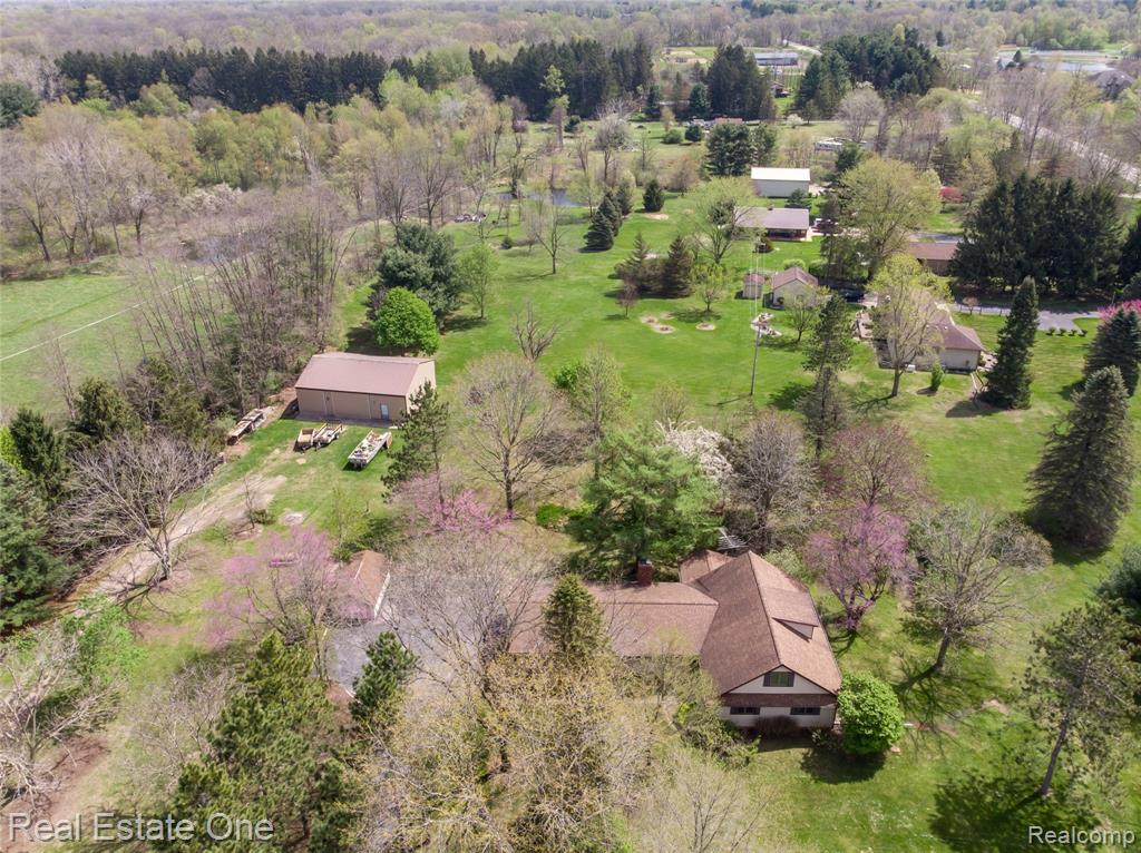 9050 Earhart Road, South Lyon, MI 48178 — Photo 48