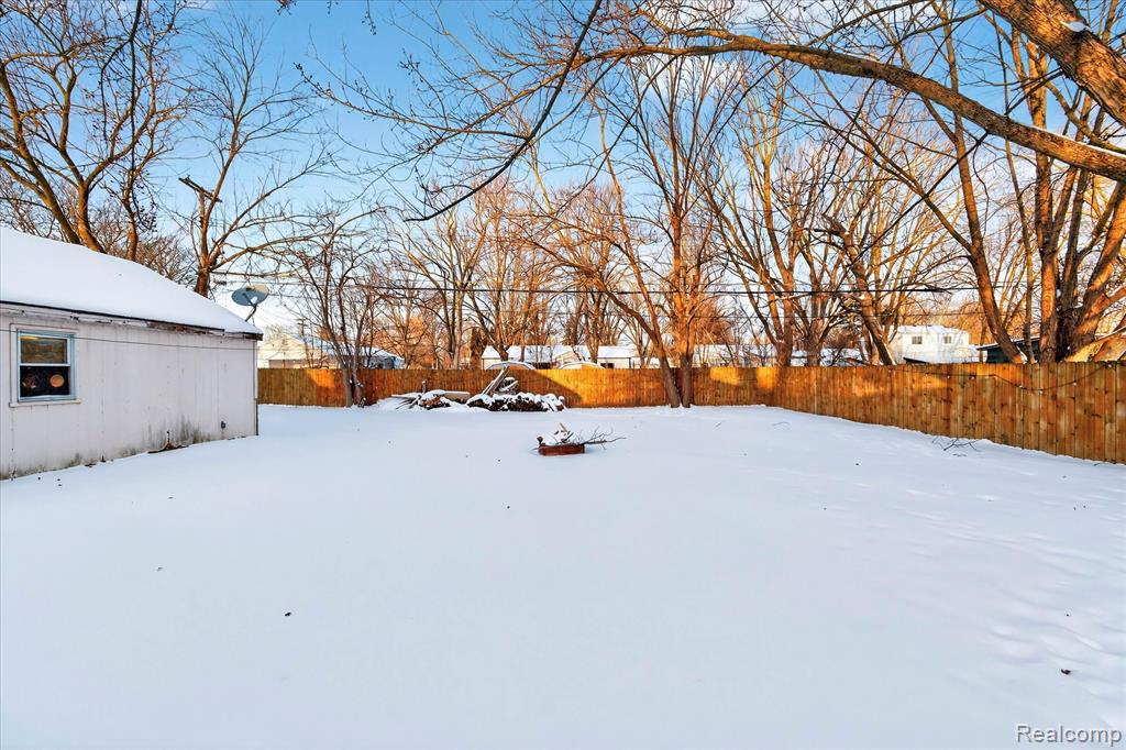 21325 Drexel Street, Clinton Twp, MI 48036 — Photo 34