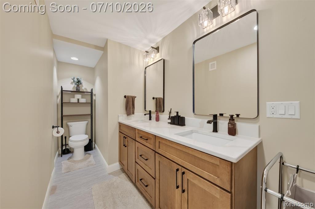 800 Hinford Avenue, Lake Orion, MI 48362 — Photo 15