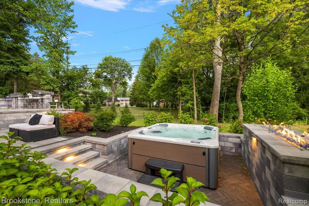 711 Hickory Heights Drive, Bloomfield Hills, MI 48304 — Photo 42
